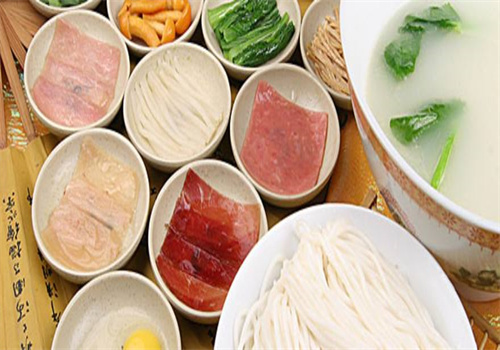 10元过桥米线 10元过桥米线