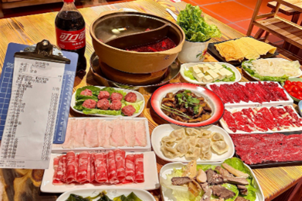 旺三炭火烤肉火锅加盟