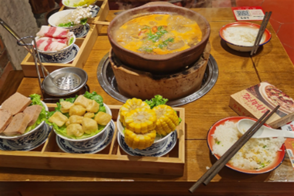 南捞北涮炭火锅加盟