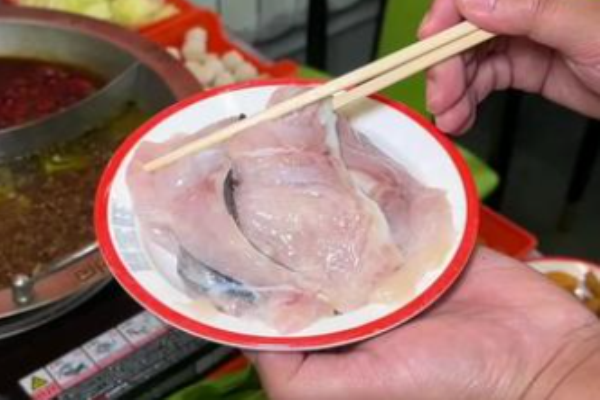 赵宝旺鲜鱼火锅加盟