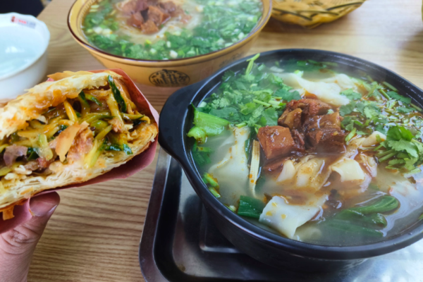 韩四娃鸡汁米线烧饼夹肉 韩四娃鸡汁米线烧饼夹肉