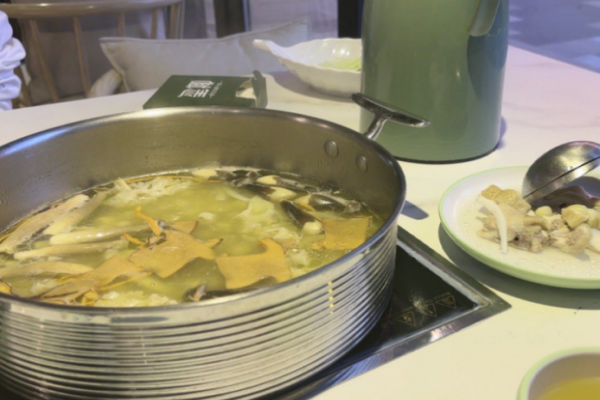 玺椰原生态椰子鸡加盟